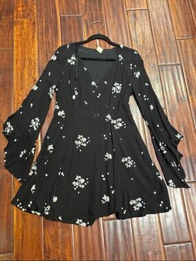 Free People Black Floral Long-Sleeve V-Neck Mini Dress